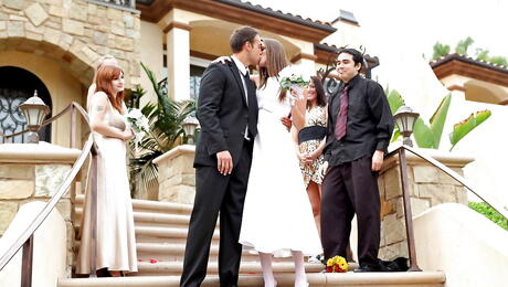 Sultry american wife Tori Black fucked in her hairy pussy after good suck 